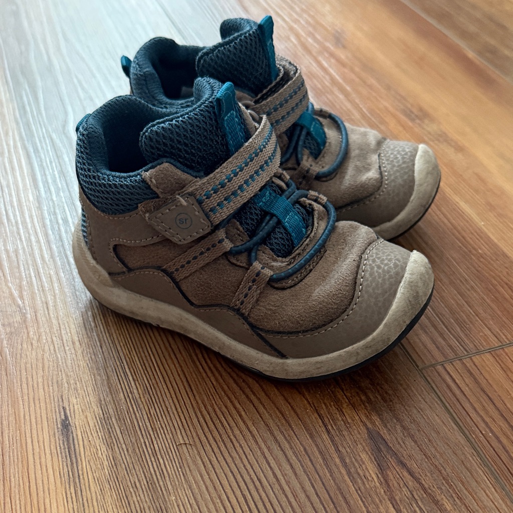 Stride Rite Easy On/Off Rover Boots